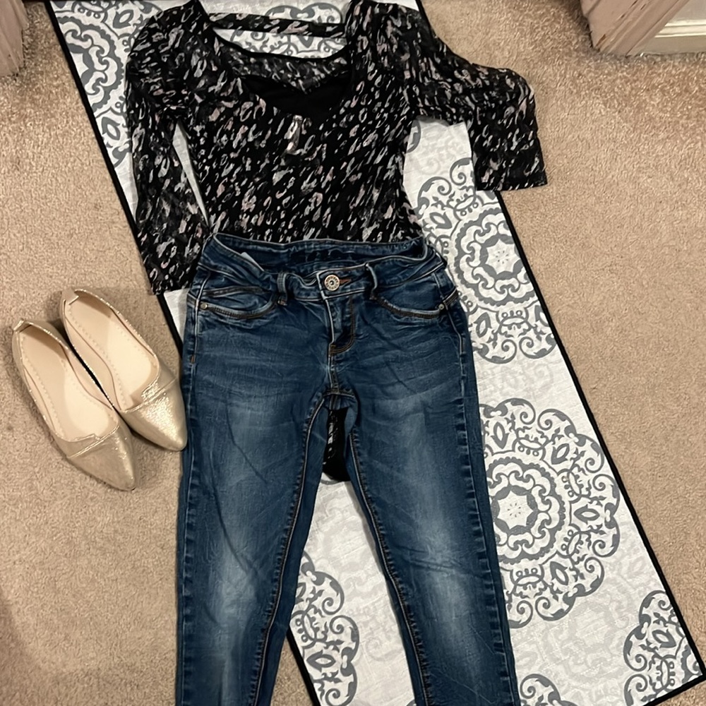 ❤️‍🔥Vintage 2pc Set- NWT XS top and vintage skinny jeans 26/27